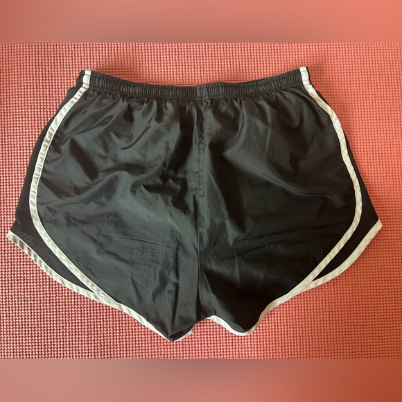 NIKE DRI-FIT TEMPO RUNNING SHORTS - Picture 2 of 4